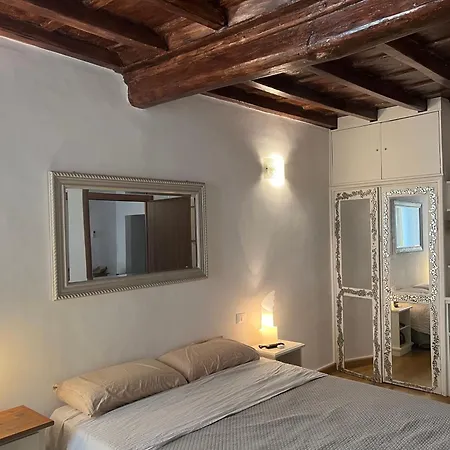 Campo Dei Fiori Apartment